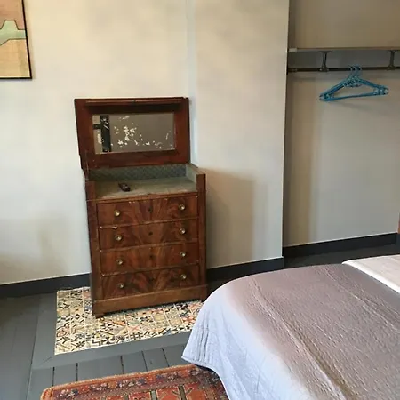 L Entrepote Guest house