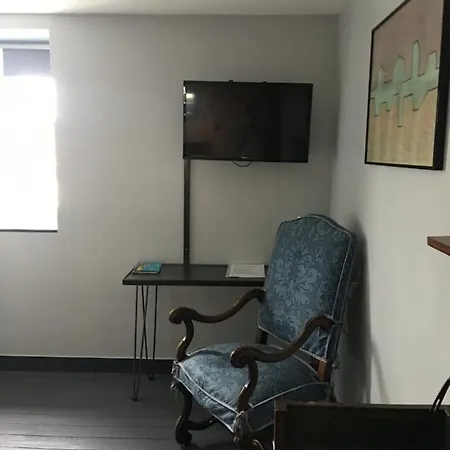 L Entrepote Pensión 3*