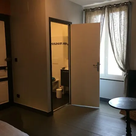 招待所 L Entrepote 3*