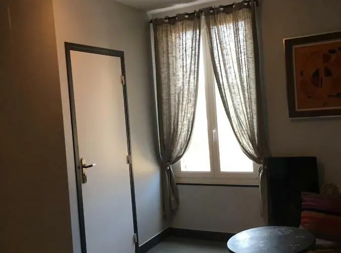 L Entrepote 3* دْييب